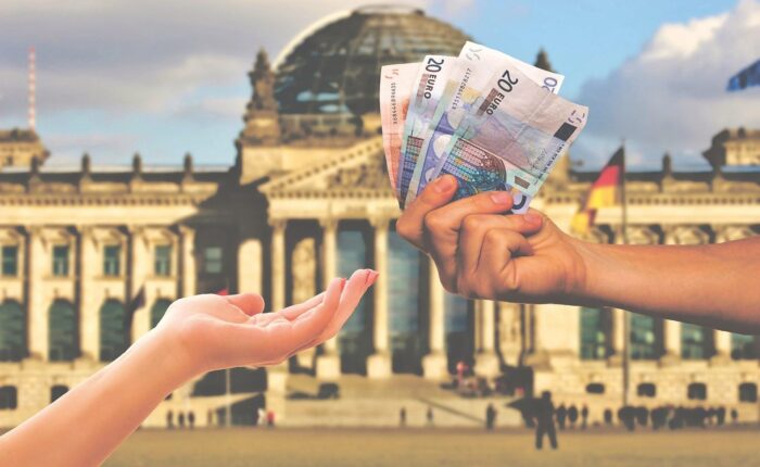 money and tips in Morocco
